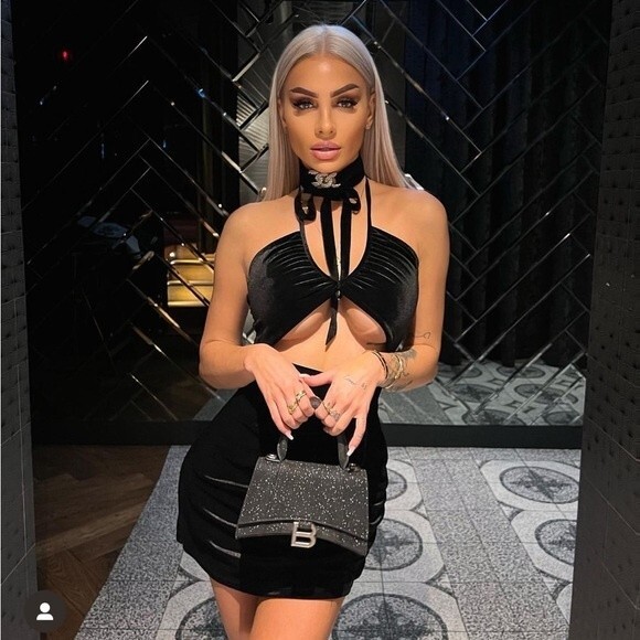 ZARA VELVET RHINESTONE CHOKER - Picture 3 of 5